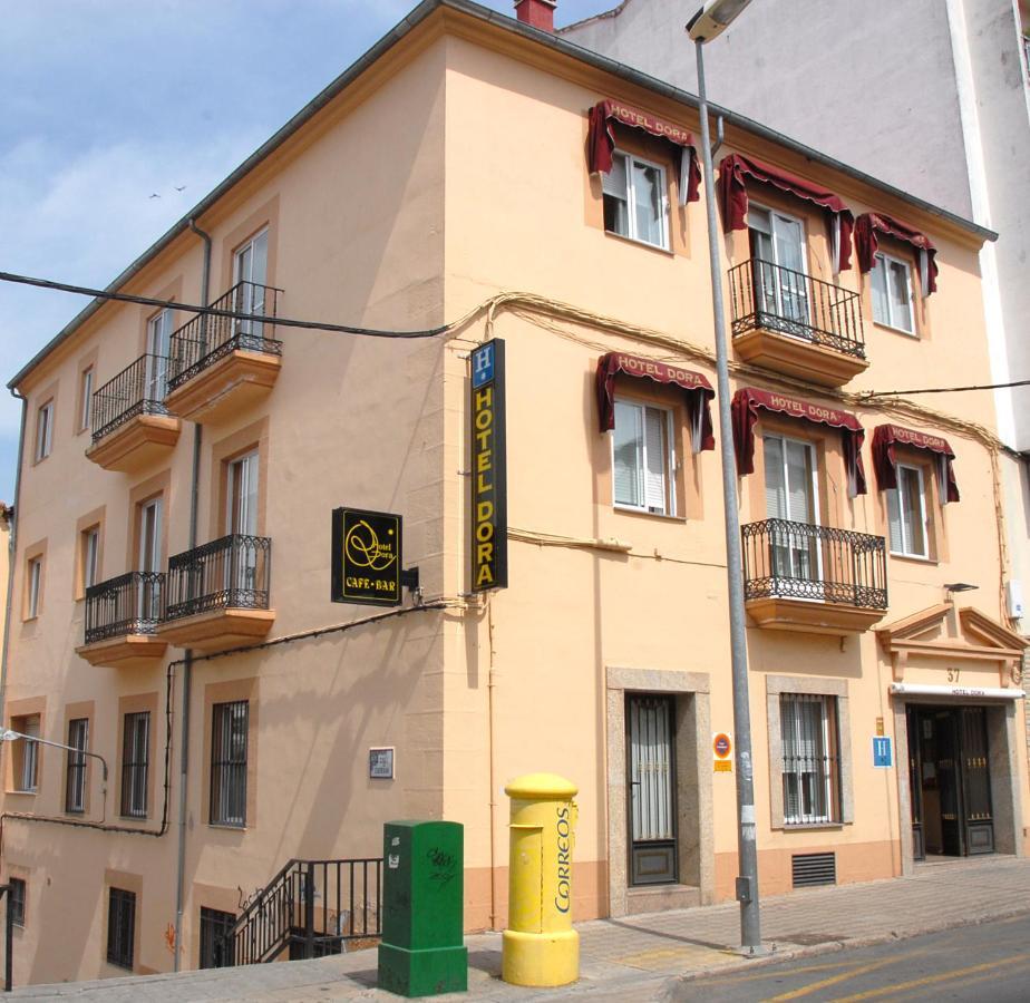 Hotel Dora Plasencia Exterior foto