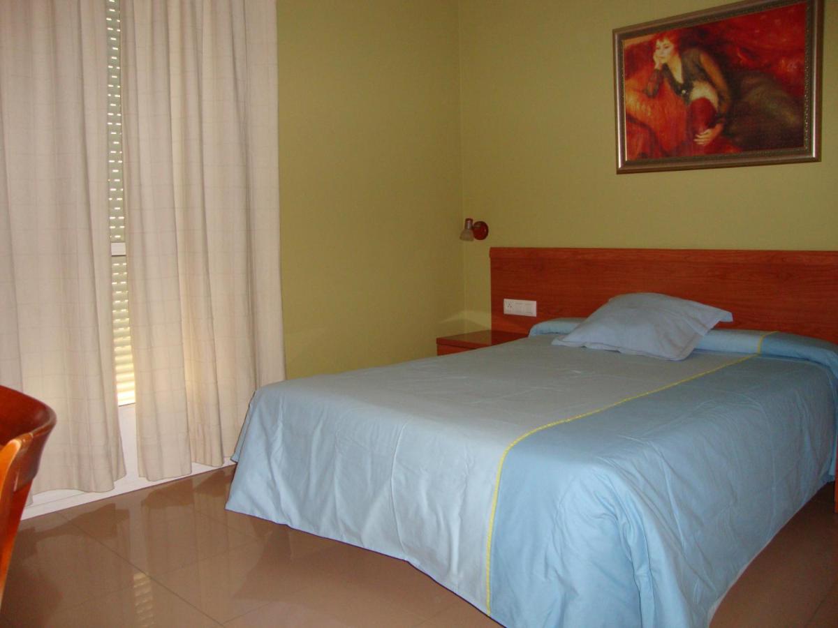 Hotel Dora Plasencia Exterior foto