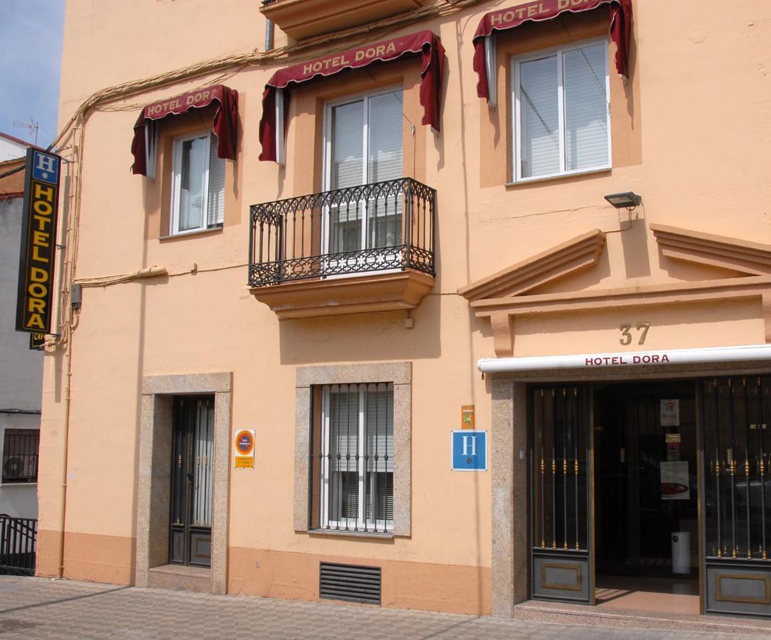 Hotel Dora Plasencia Exterior foto