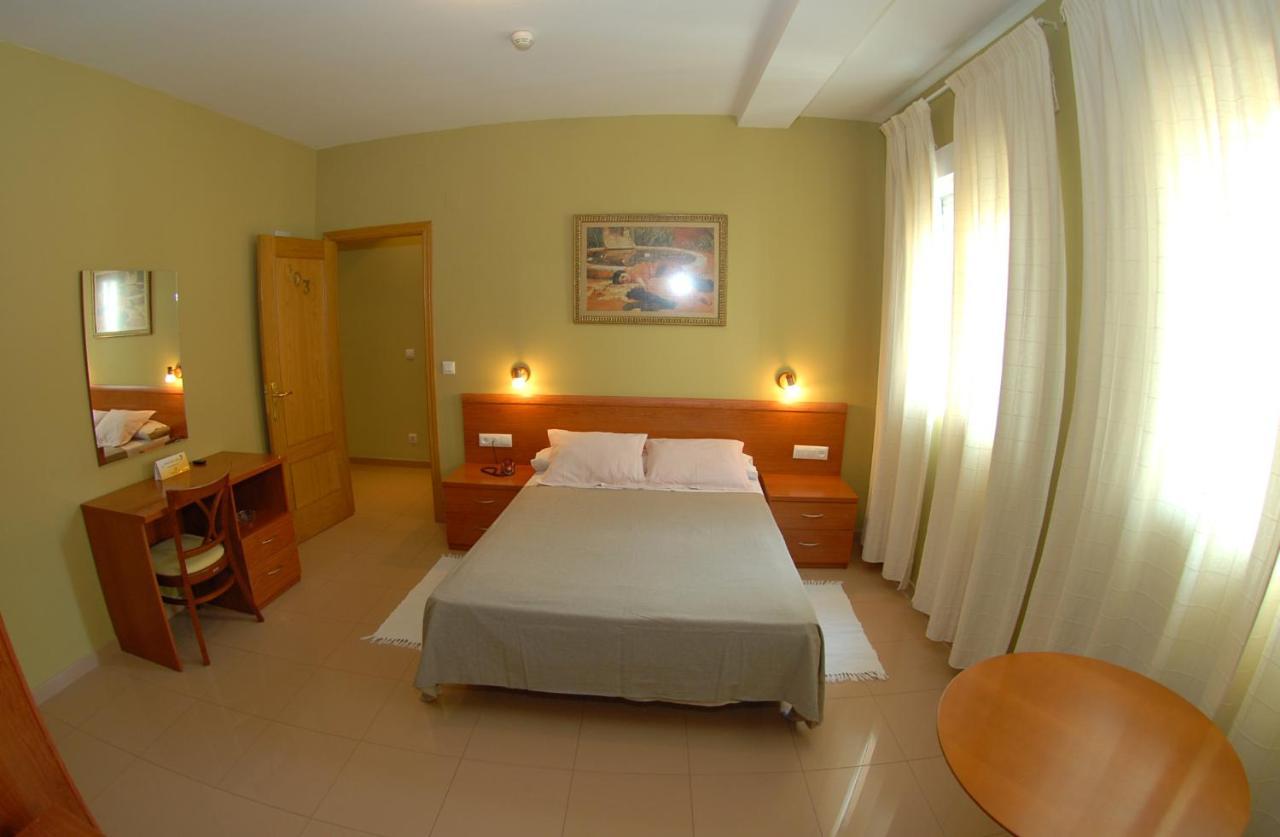 Hotel Dora Plasencia Exterior foto