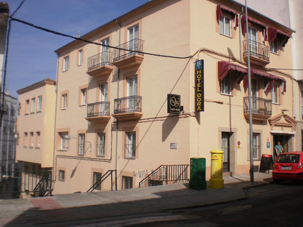 Hotel Dora Plasencia Exterior foto