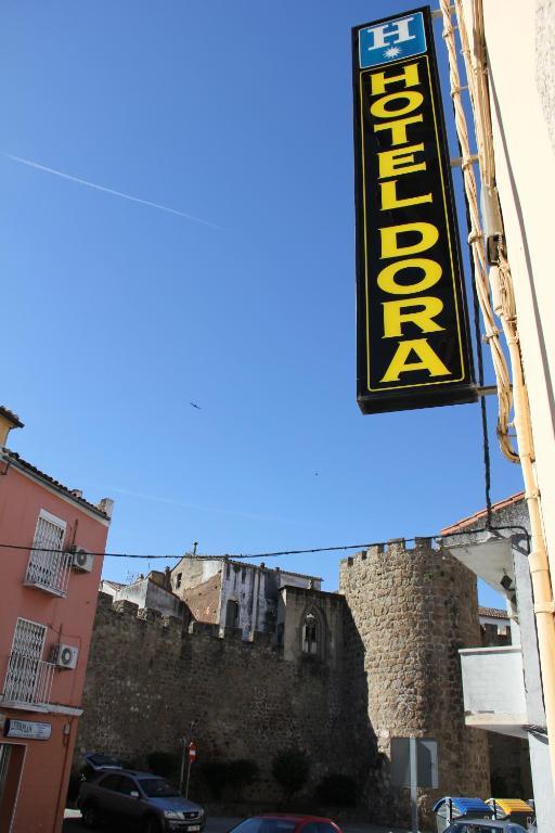 Hotel Dora Plasencia Exterior foto